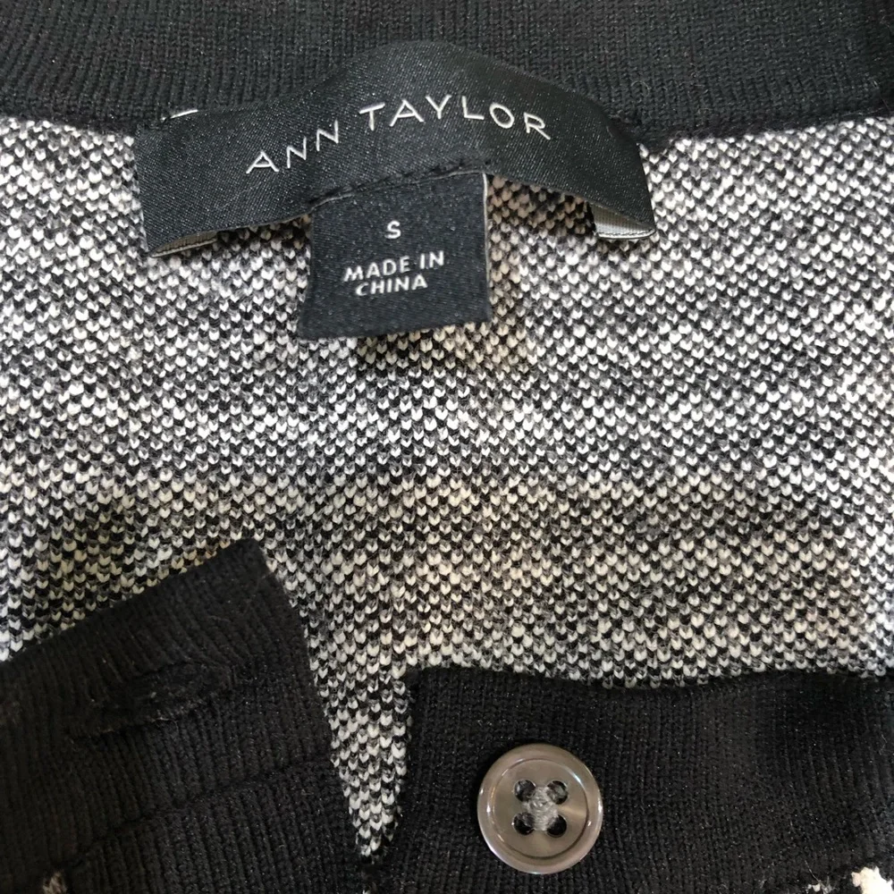 Ann Taylor Merino Wool Blend Grey White Black Button 3/4 Sleeve Cardigan Sweater